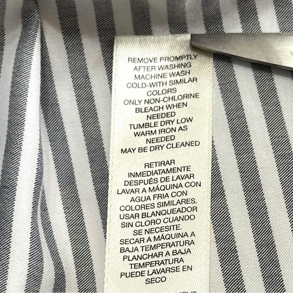 Chico’s Striped Black & White Long-Sleeved Career Blouse Size 1 (US M/8) - Picture 7 of 10